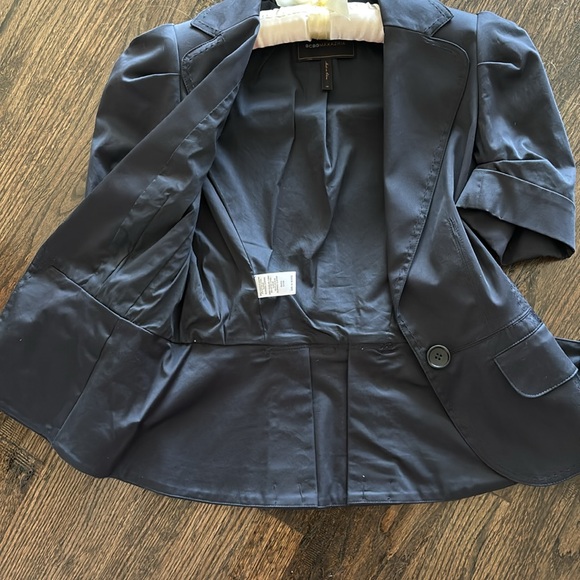 BCBG Max Azria Navy Short Sleeve Belted Blazer - Picture 10 of 10